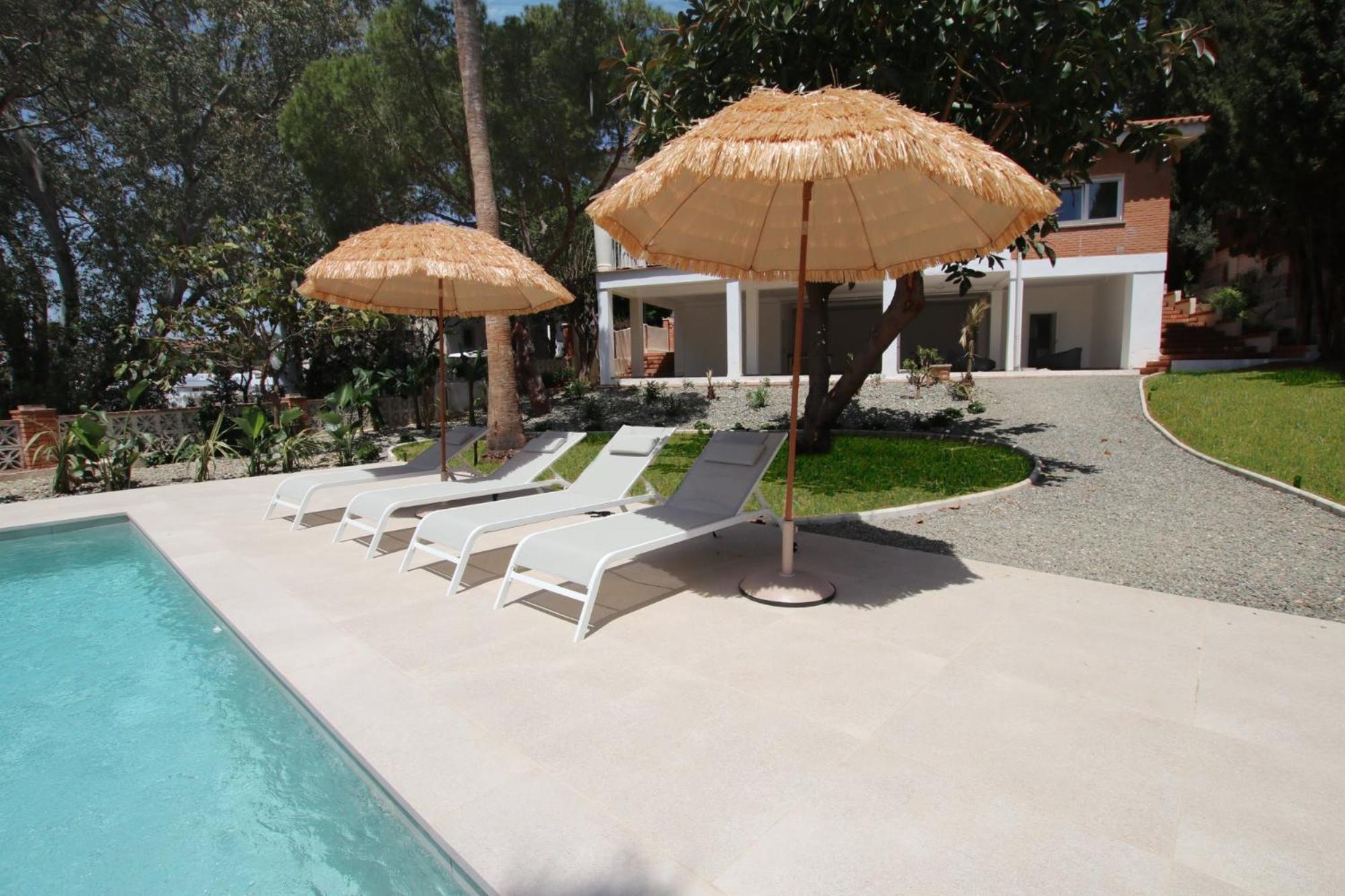 Tess Olmos Villa